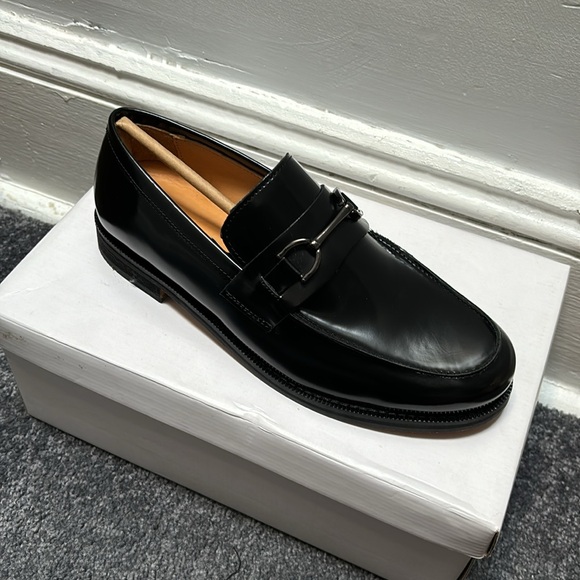 Unworn black men’s loafers size 8